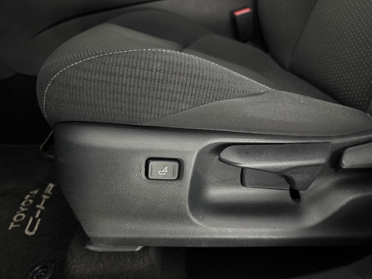 Toyota C-HR 1.8 Hybrid | 148PK | LED | Camera | Navigatie | Cruise | Parkeersensoren