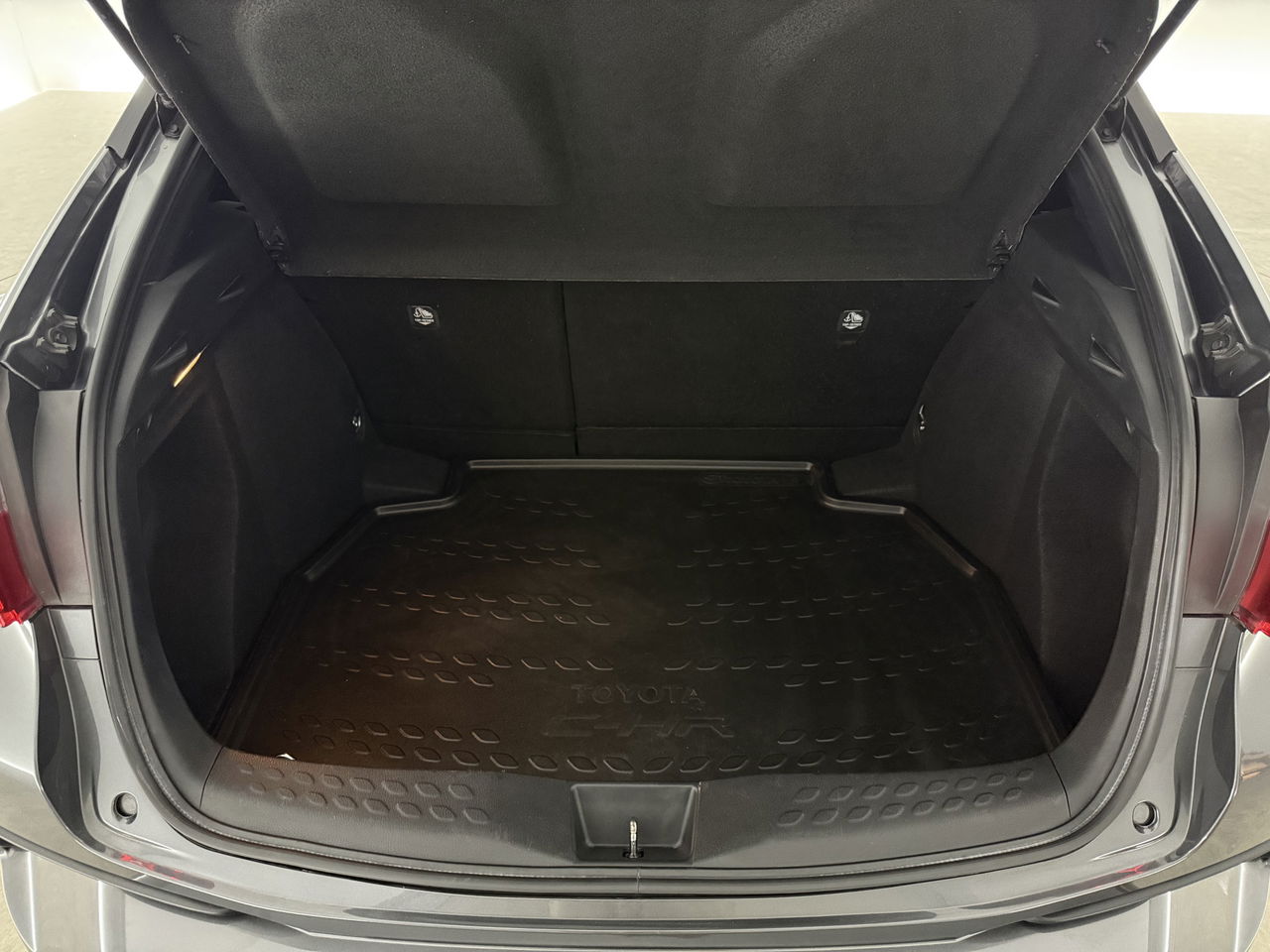 Toyota C-HR 1.8 Hybrid | 148PK | LED | Camera | Navigatie | Cruise | Parkeersensoren