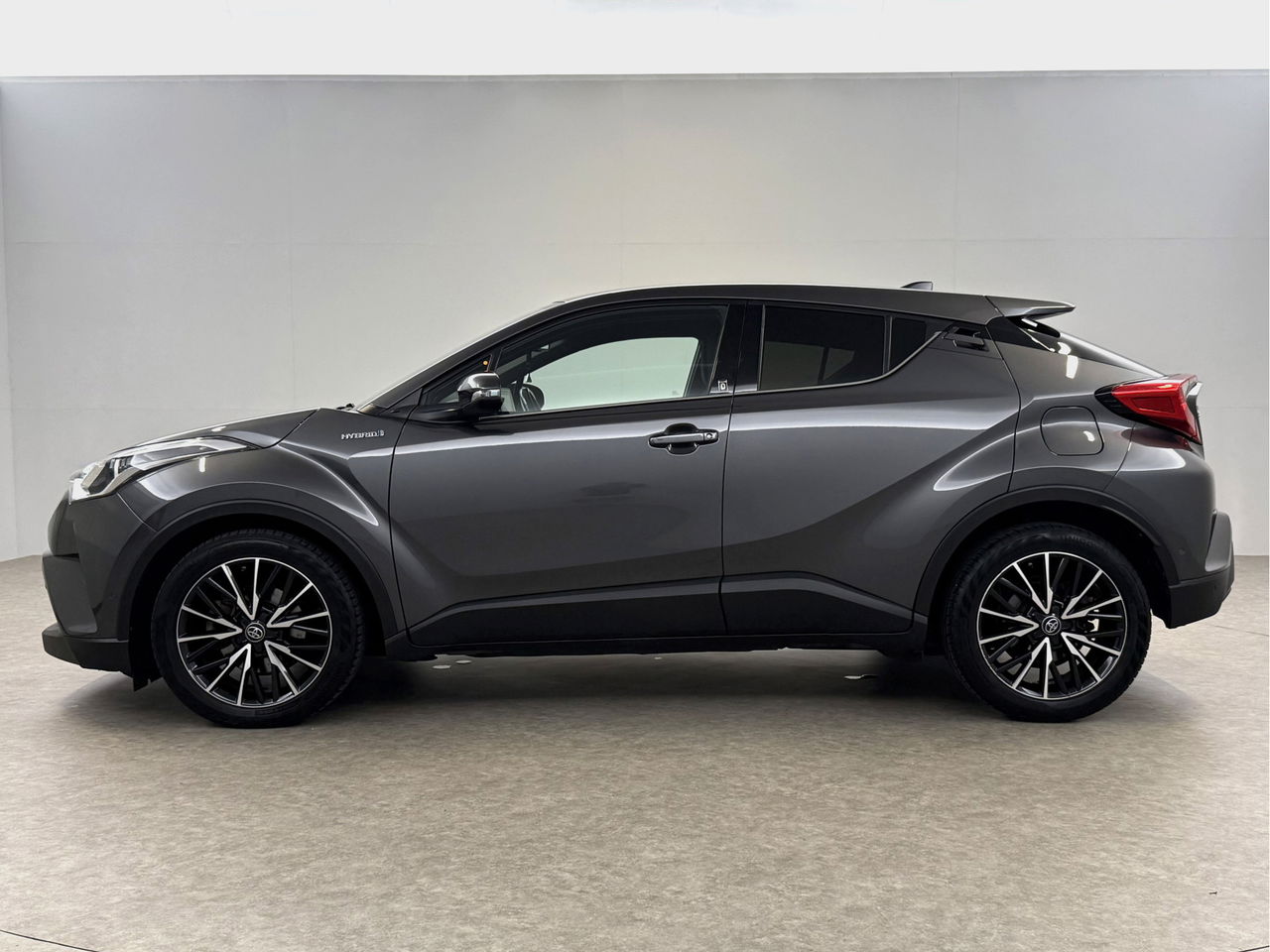 Toyota C-HR 1.8 Hybrid | 148PK | LED | Camera | Navigatie | Cruise | Parkeersensoren