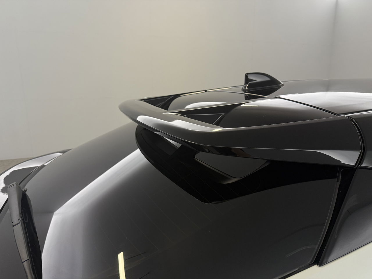 Toyota C-HR 2.0 Hybrid Business Plus | Camera | Trekhaak | JBL Audio | Carplay | Cruisecontrol | LED | NAP