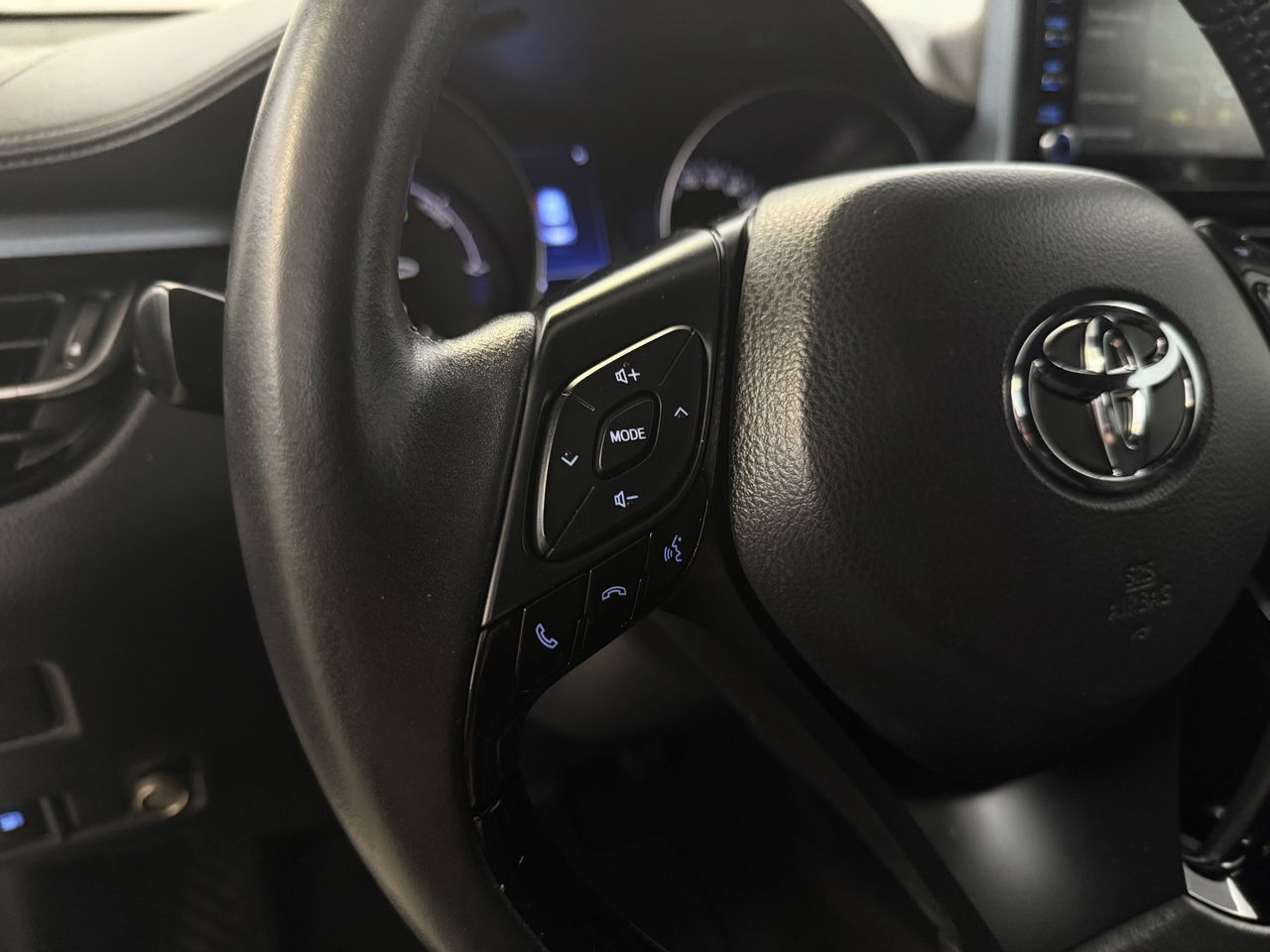 Toyota C-HR 2.0 Hybrid Business Plus | Camera | Trekhaak | JBL Audio | Carplay | Cruisecontrol | LED | NAP