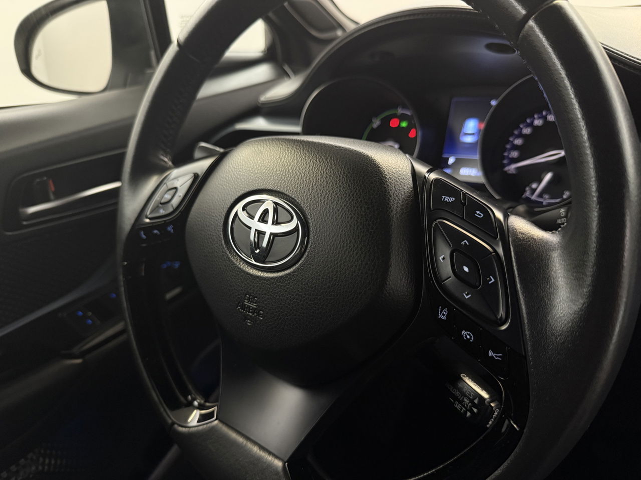 Toyota C-HR 2.0 Hybrid Business Plus | Camera | Trekhaak | JBL Audio | Carplay | Cruisecontrol | LED | NAP