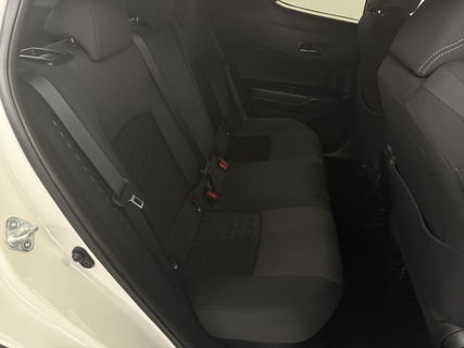 Toyota C-HR 2.0 Hybrid Business Plus | Camera | Trekhaak | JBL Audio | Carplay | Cruisecontrol | LED | NAP