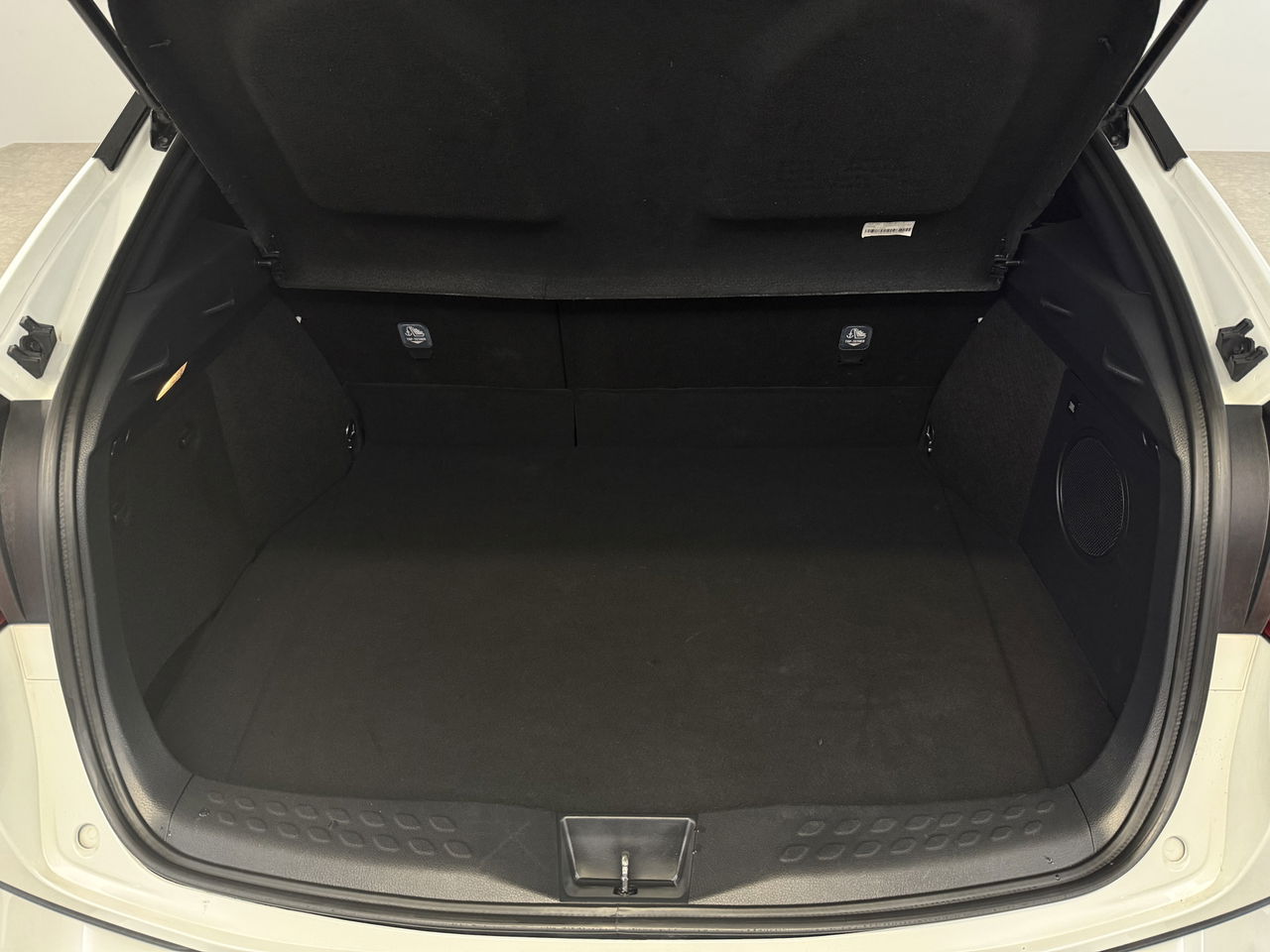 Toyota C-HR 2.0 Hybrid Business Plus | Camera | Trekhaak | JBL Audio | Carplay | Cruisecontrol | LED | NAP