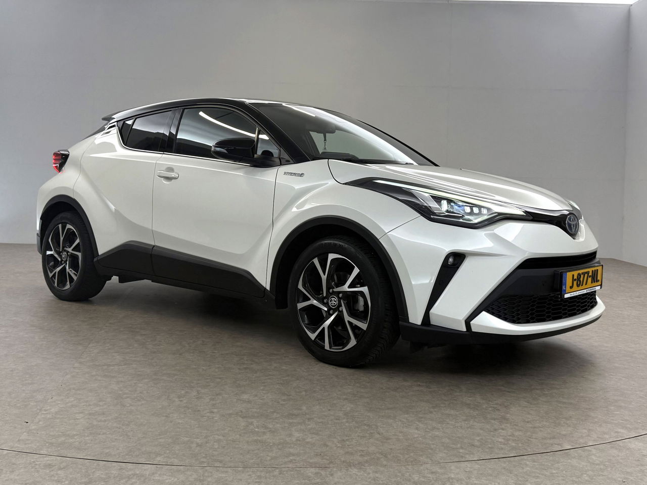 Toyota C-HR 2.0 Hybrid Business Plus | Camera | Trekhaak | JBL Audio | Carplay | Cruisecontrol | LED | NAP