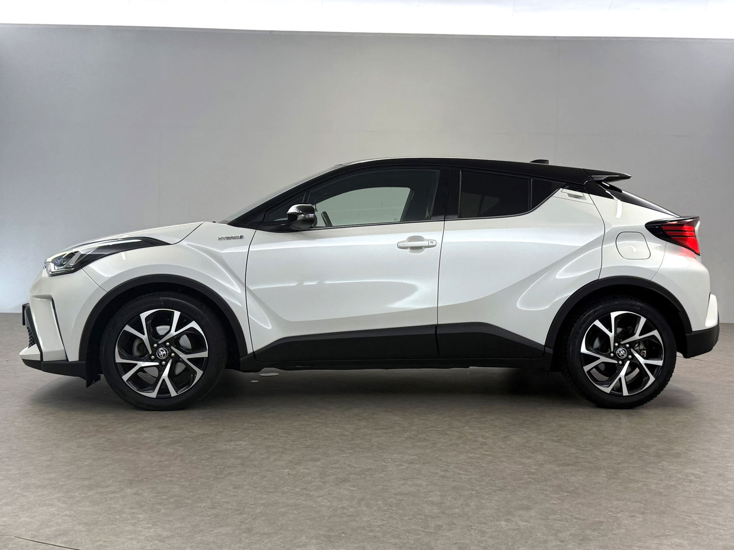 Toyota C-HR 2.0 Hybrid Business Plus | Camera | Trekhaak | JBL Audio | Carplay | Cruise | LED | NAP