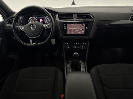 Volkswagen Tiguan 1.4 TSI R-line | Virtual Cockpit | ACC | LED | Carplay | Parkeersensoren | 19"LMV