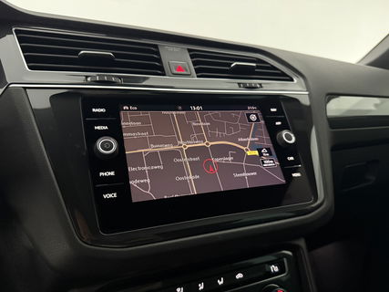 Volkswagen Tiguan 1.4 TSI R-line | Virtual Cockpit | ACC | LED | Carplay | Parkeersensoren | 19"LMV