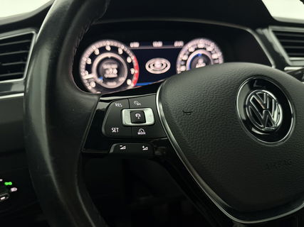 Volkswagen Tiguan 1.4 TSI R-line | Virtual Cockpit | ACC | LED | Carplay | Parkeersensoren | 19"LMV