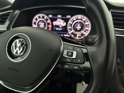 Volkswagen Tiguan 1.4 TSI R-line | Virtual Cockpit | ACC | LED | Carplay | Parkeersensoren | 19"LMV