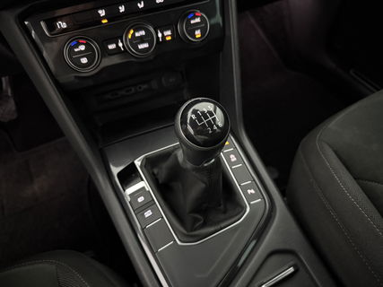 Volkswagen Tiguan 1.4 TSI R-line | Virtual Cockpit | ACC | LED | Carplay | Parkeersensoren | 19"LMV