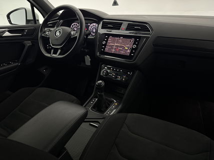Volkswagen Tiguan 1.4 TSI R-line | Virtual Cockpit | ACC | LED | Carplay | Parkeersensoren | 19"LMV