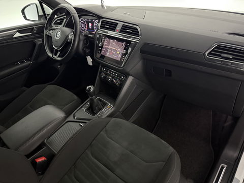 Volkswagen Tiguan 1.4 TSI R-line | Virtual | LED |  Adaptive Cruise | Carplay | Parkeersens. | 19"LMV