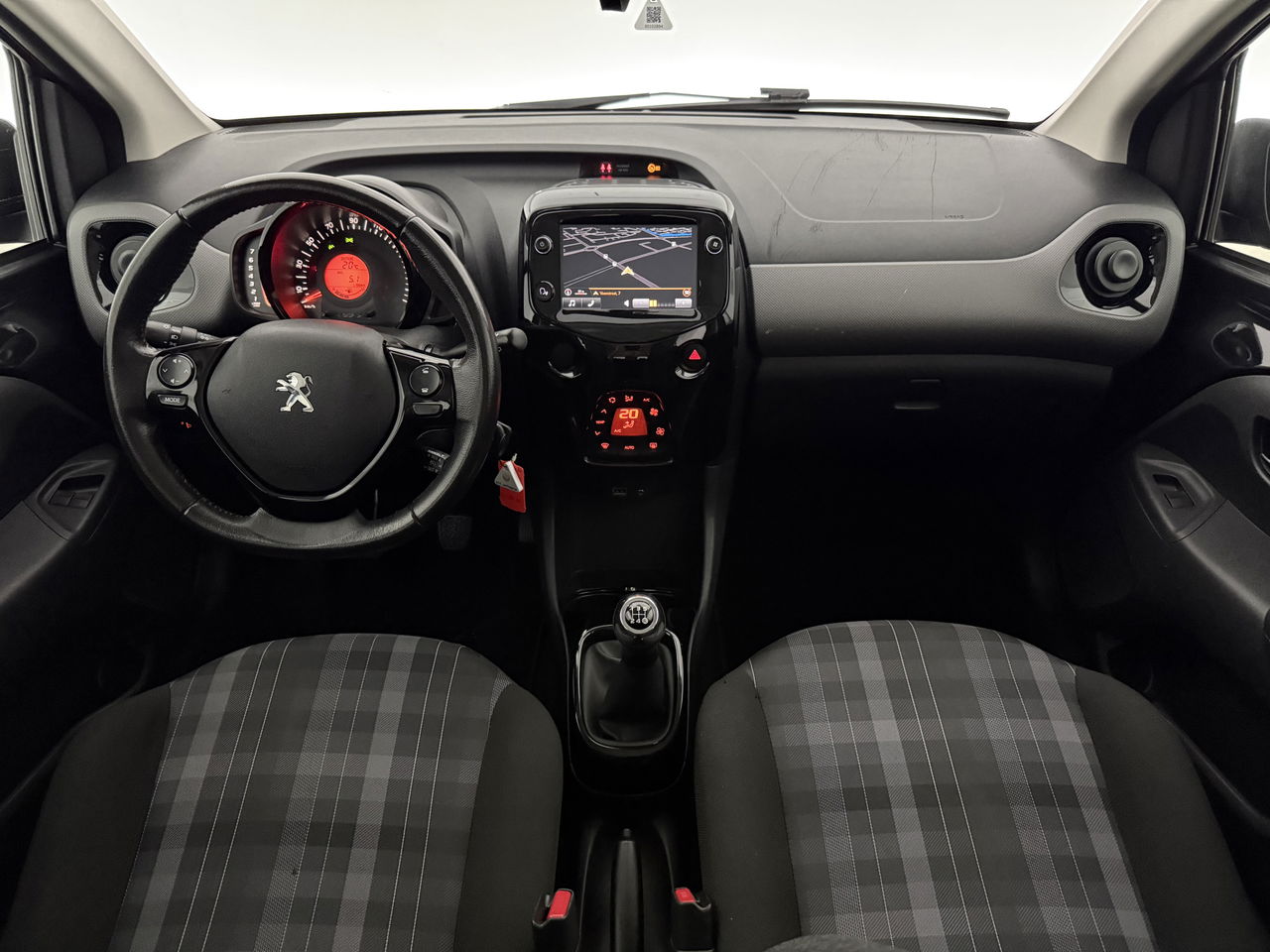 Peugeot 108 1.0 e-VTi Blue Executive | Navigatie | Cruise | Camera | LED | Airco | NAP
