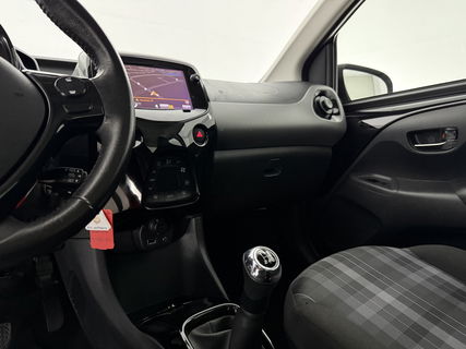 Peugeot 108 1.0 e-VTi Blue Executive | Navigatie | Cruise | Camera | LED | Airco | NAP