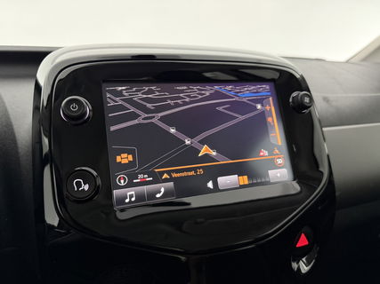 Peugeot 108 1.0 e-VTi Blue Executive | Navigatie | Cruise | Camera | LED | Airco | NAP