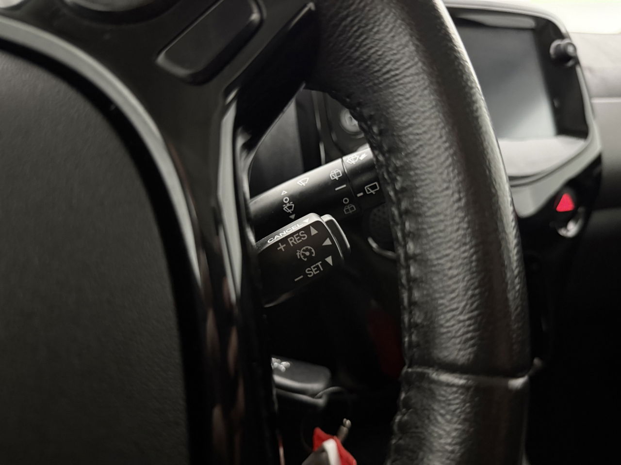 Peugeot 108 1.0 e-VTi Blue Executive | Navigatie | Cruise | Camera | LED | Airco | NAP