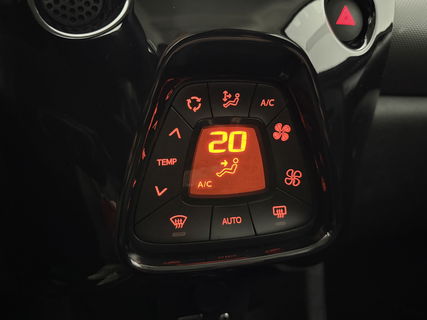 Peugeot 108 1.0 e-VTi Blue Executive | Navigatie | Cruise | Camera | LED | Airco | NAP