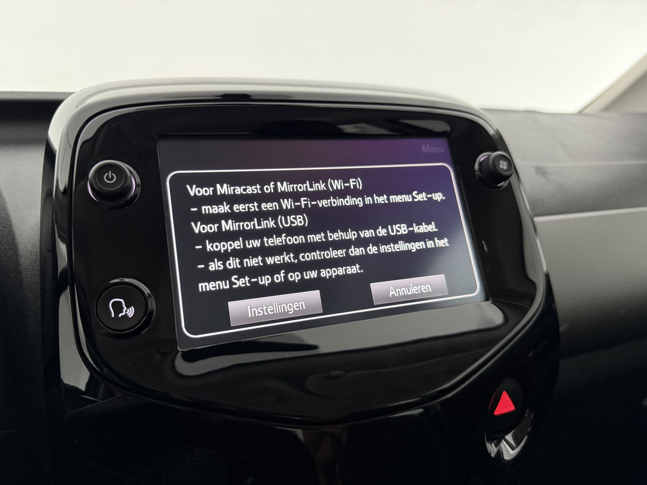 Peugeot 108 1.0 e-VTi Blue Executive | Navigatie | Cruise | Camera | LED | Airco | NAP