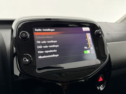 Peugeot 108 1.0 e-VTi Blue Executive | Navigatie | Cruise | Camera | LED | Airco | NAP