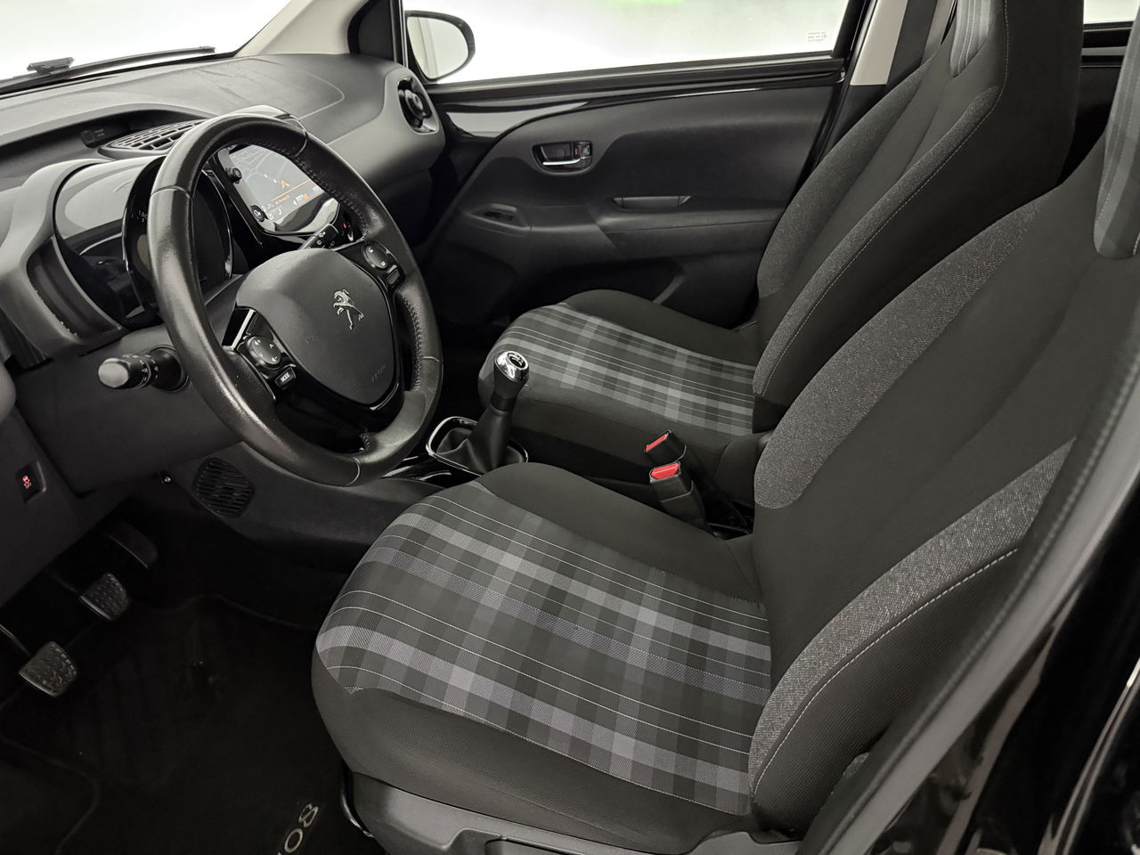 Peugeot 108 1.0 e-VTi Blue Executive | Navigatie | Cruise | Camera | LED | Airco | NAP