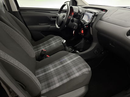 Peugeot 108 1.0 e-VTi Blue Executive | Navigatie | Cruise | Camera | LED | Airco | NAP