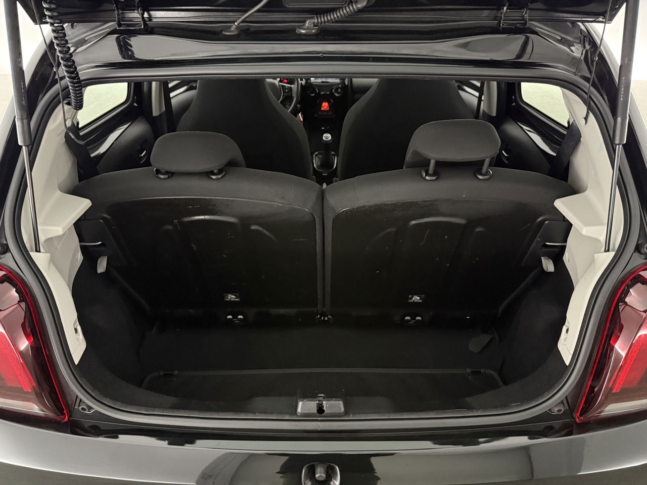 Peugeot 108 1.0 e-VTi Blue Executive | Navigatie | Cruise | Camera | LED | Airco | NAP