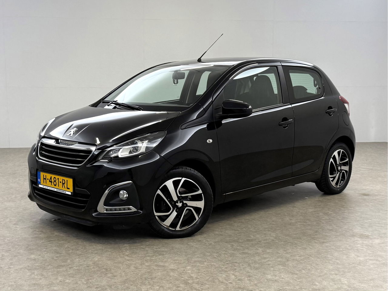 Peugeot 108 1.0 e-VTi Blue Executive | Navigatie | Cruise | Camera | LED | Airco | NAP