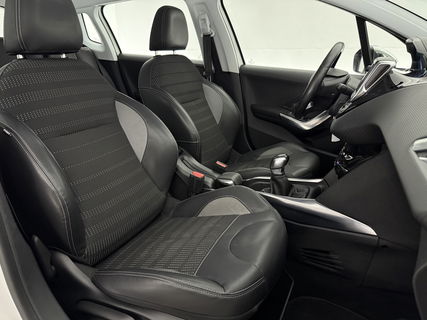 Peugeot 2008 1.2 VTi Allure | Sfeerverl. | Navigatie | Trekh | NAP | Cruise | Parkeersens