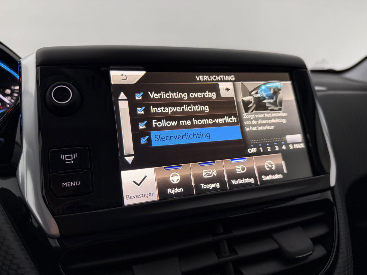 Peugeot 2008 1.2 VTi Allure | Sfeerverl. | Navigatie | Trekh | NAP | Cruise | Parkeersens