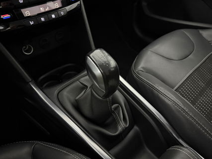 Peugeot 2008 1.2 VTi Allure | Sfeerverl. | Navigatie | Trekh | NAP | Cruise | Parkeersens