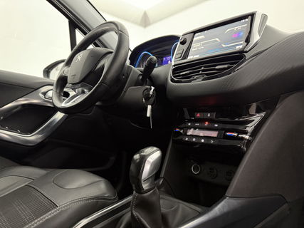 Peugeot 2008 1.2 VTi Allure | Sfeerverl. | Navigatie | Trekh | NAP | Cruise | Parkeersens