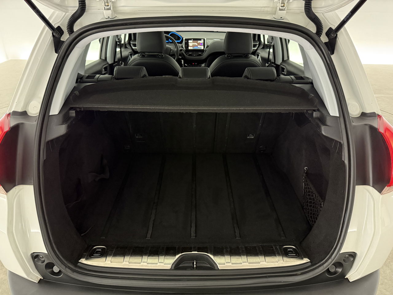 Peugeot 2008 1.2 VTi Allure | Sfeerverl. | Navigatie | Trekh | NAP | Cruise | Parkeersens