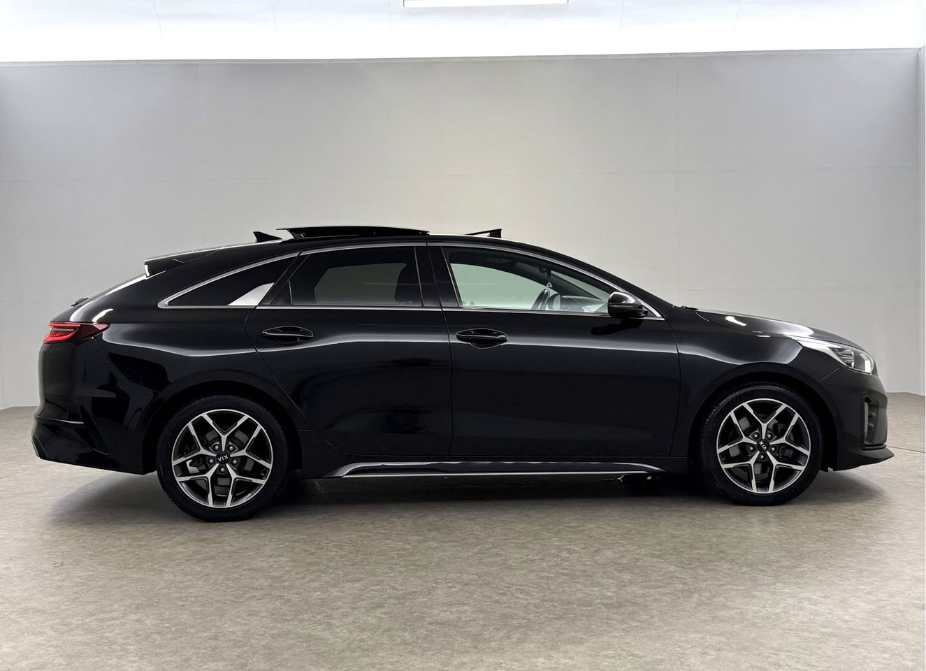 Kia ProCeed 1.5 T-GDi MHEV GT-Line | 170PK | Pano | Trekh | Camera | Carplay | Cruise | LED | NAP