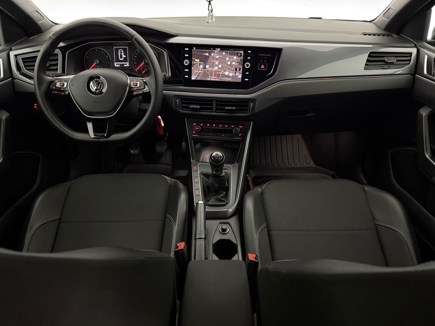 Volkswagen Polo 1.0 TSI R-line | LED | Carplay | Adaptive Cruise | Clima | Navigatie | Parkeersens.