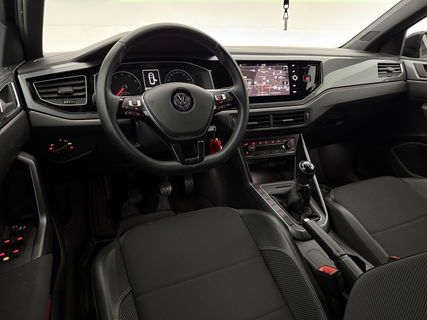 Volkswagen Polo 1.0 TSI R-line LED Carplay ACC Clima Navi PDC 17"LMV