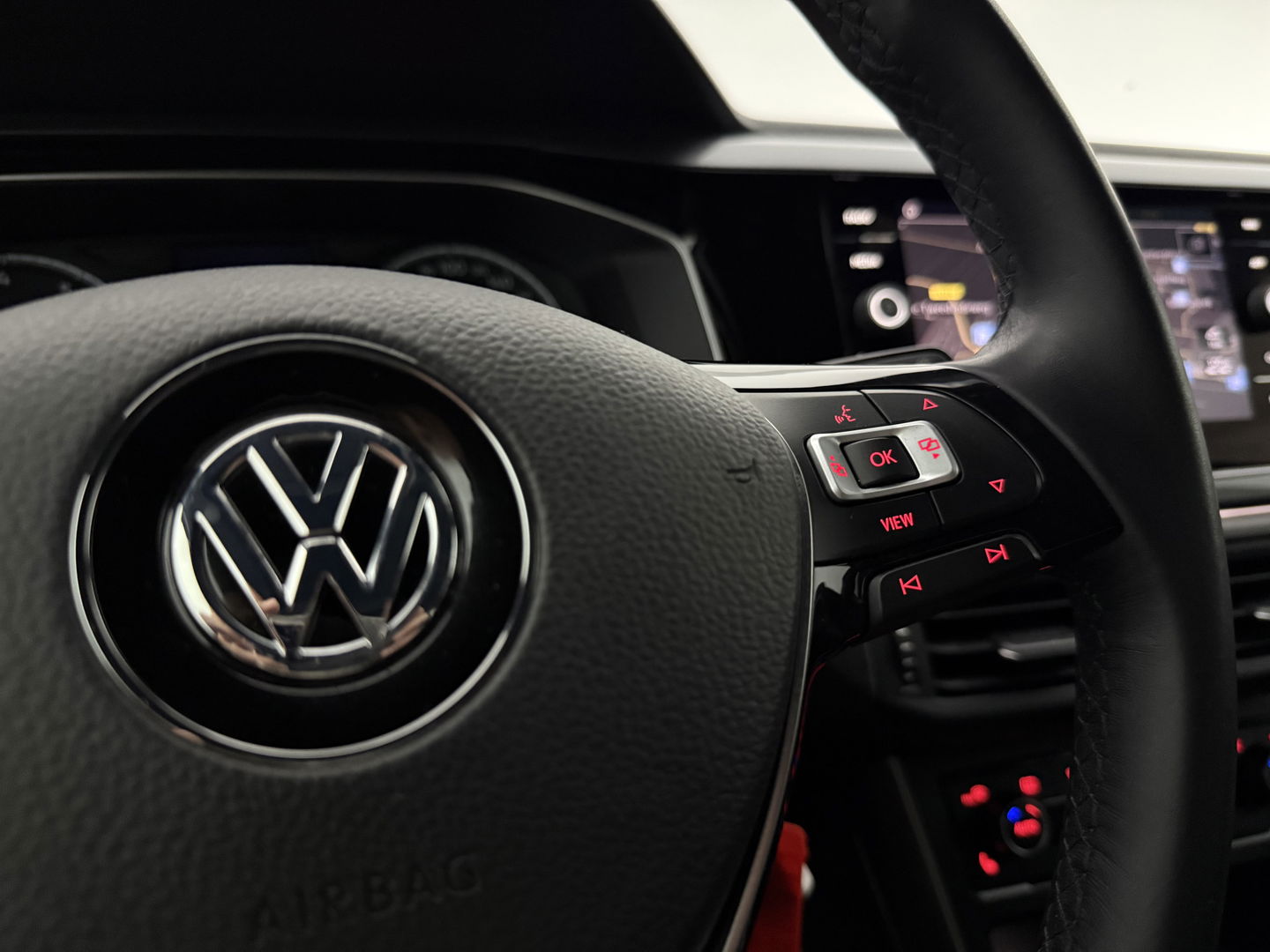 Volkswagen Polo 1.0 TSI R-line | LED | Carplay | Adaptive Cruise | Clima | Navigatie | Parkeersens.