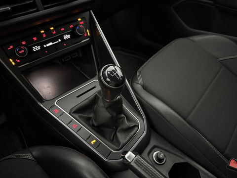 Volkswagen Polo 1.0 TSI R-line | LED | Carplay | Adaptive Cruise | Clima | Navigatie | Parkeersens.