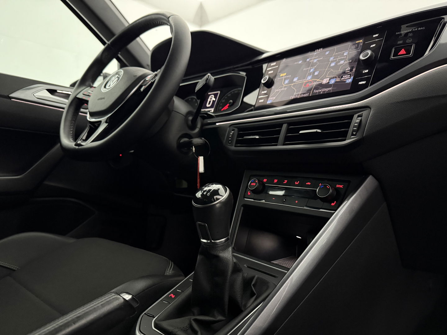 Volkswagen Polo 1.0 TSI R-line | LED | Carplay | Adaptive Cruise | Clima | Navigatie | Parkeersens.