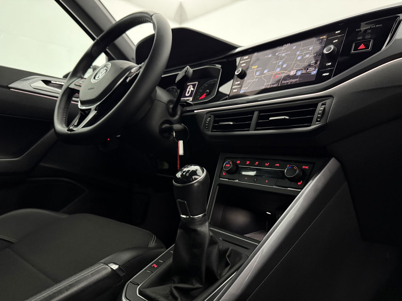 Volkswagen Polo 1.0 TSI R-line LED Carplay ACC Clima Navi PDC 17"LMV