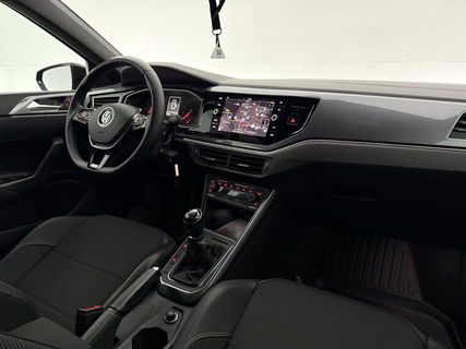 Volkswagen Polo 1.0 TSI R-line LED Carplay ACC Clima Navi PDC 17"LMV