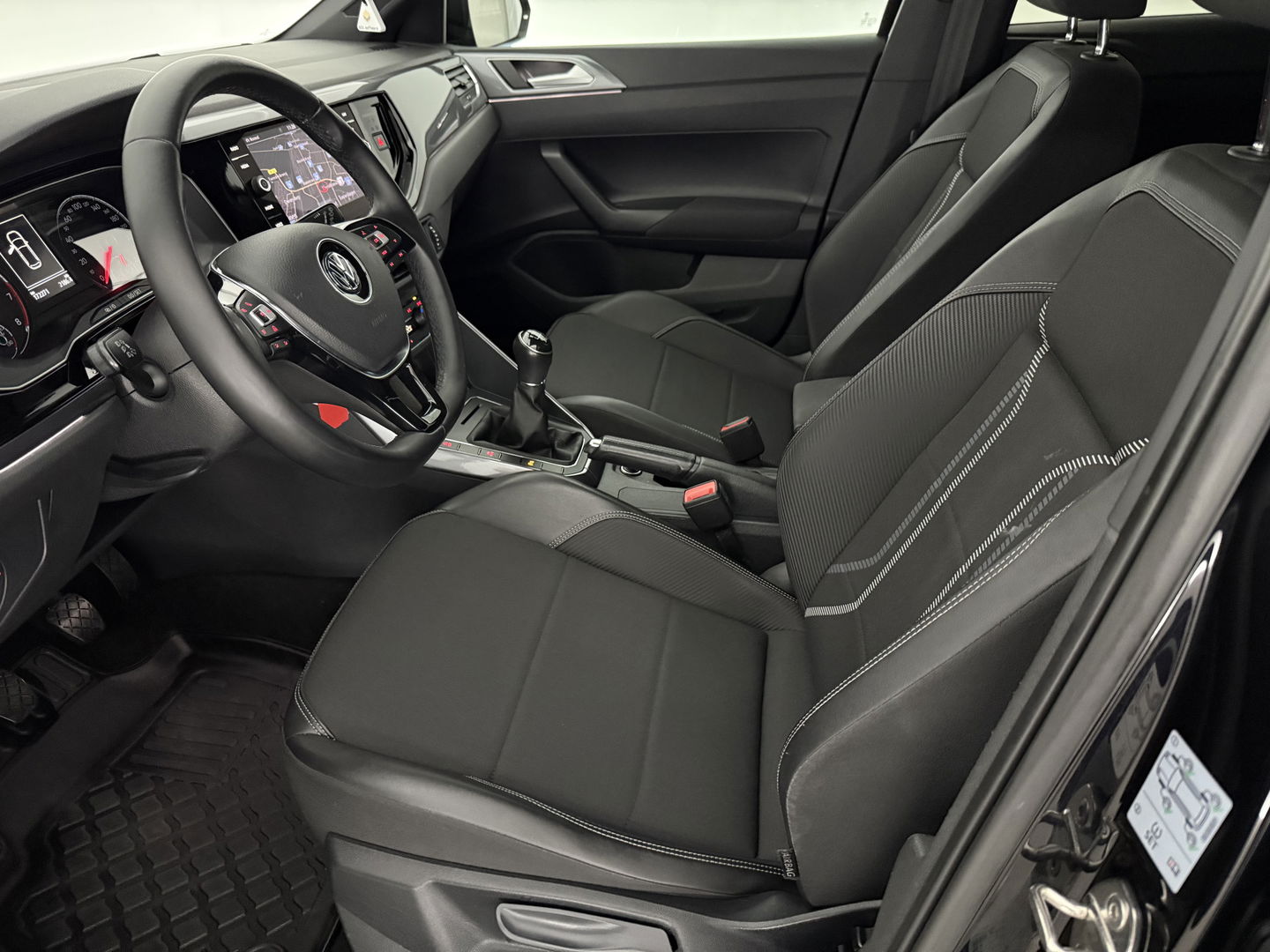 Volkswagen Polo 1.0 TSI R-line | LED | Carplay | Adaptive Cruise | Clima | Navigatie | Parkeersens.