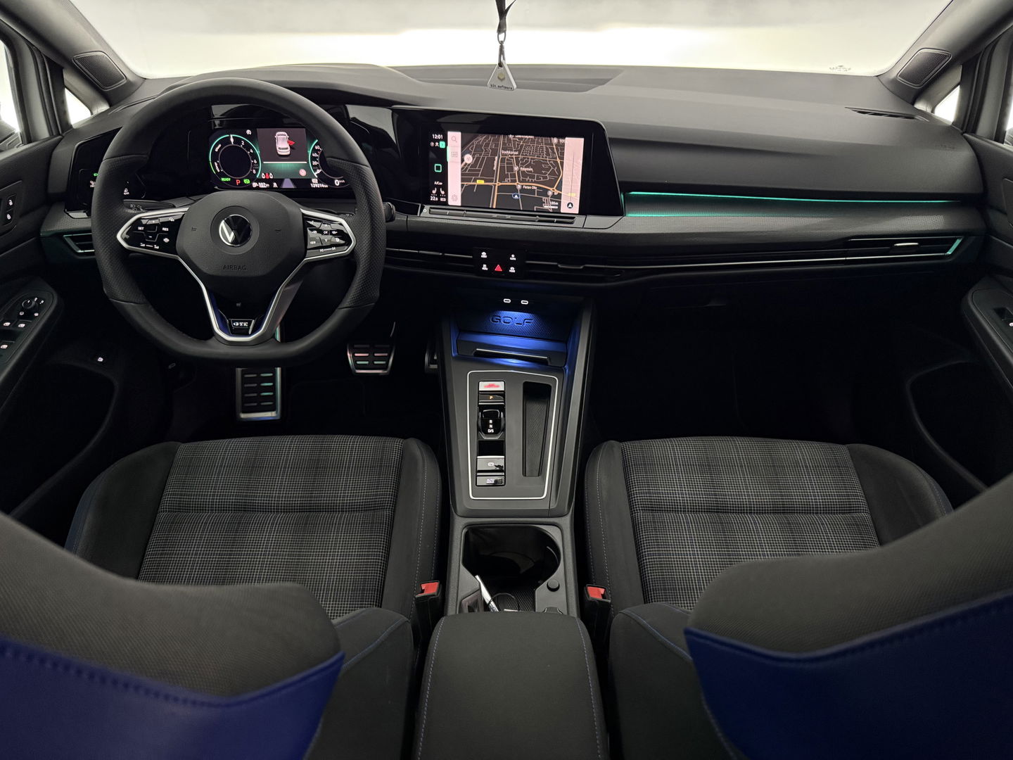 Volkswagen Golf 1.4 eHybrid GTE | Sfeerverl. | Virtual | IQ Light | Stuur/Stoelverw. l Carplay | Parkeersens l FULL LED l Navi