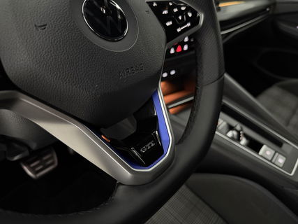 Volkswagen Golf 1.4 eHybrid GTE | Sfeerverl. | Virtual | IQ Lights | Carplay | Parkeersens