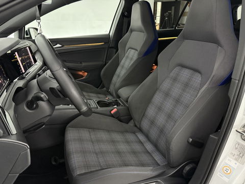 Volkswagen Golf 1.4 eHybrid GTE | Sfeerverl. | Virtual | IQ Light | Stuur/Stoelverw. l Carplay | Parkeersens l FULL LED l Navi