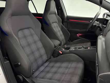 Volkswagen Golf 1.4 eHybrid GTE | Sfeerverl. | Virtual | IQ Lights | Carplay | Parkeersens