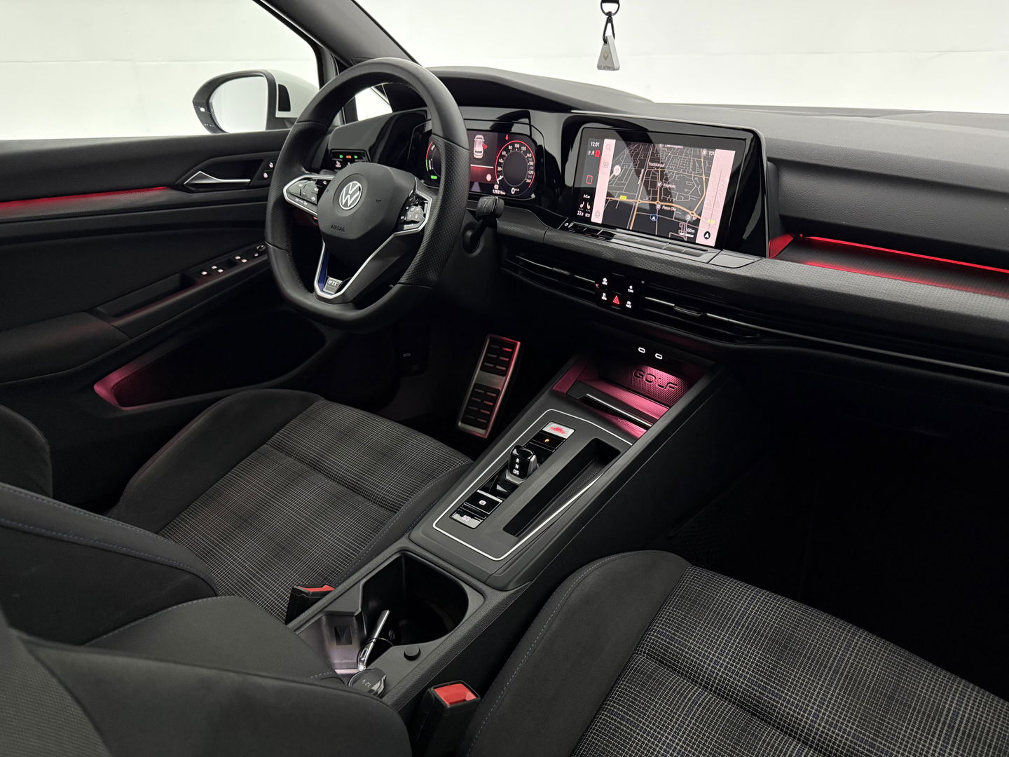 Volkswagen Golf 1.4 eHybrid GTE | Sfeerverl. | Virtual | IQ Light | Stuur/Stoelverw. l Carplay | Parkeersens l FULL LED l Navi