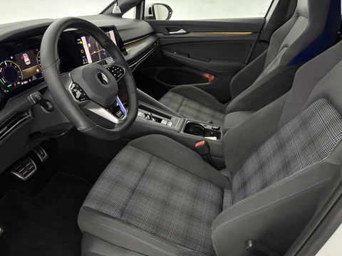Volkswagen Golf 1.4 eHybrid GTE | Sfeerverl. | Virtual | IQ Light | Stuur/Stoelverw. l Carplay | Parkeersens l FULL LED l Navi