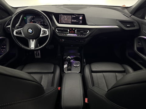 BMW 1-serie 118i M-Sport | Virtual | Camera | Kuipstoelen | LED | Carplay | Stoel/Stuurverw. | NAP