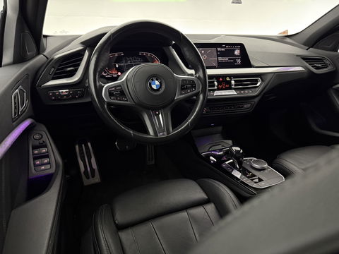 BMW 1-serie 118i M-Sport | Virtual | Camera | Kuipstoelen | LED | Carplay | Stoel/Stuurverw. | NAP